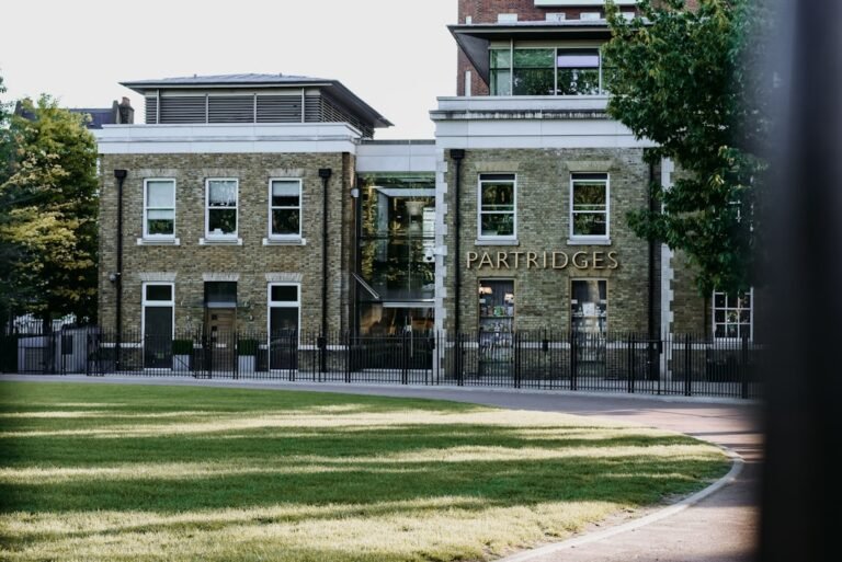 Math Teacher Salary in London 2026 - comprehensive 2026 data and analysis